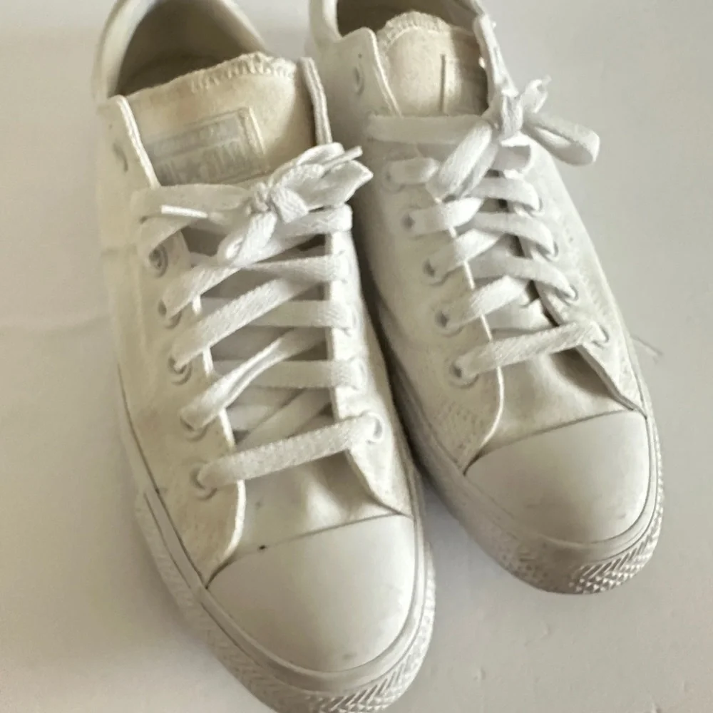 Converse White Sneakers Low Tops, lightly used
